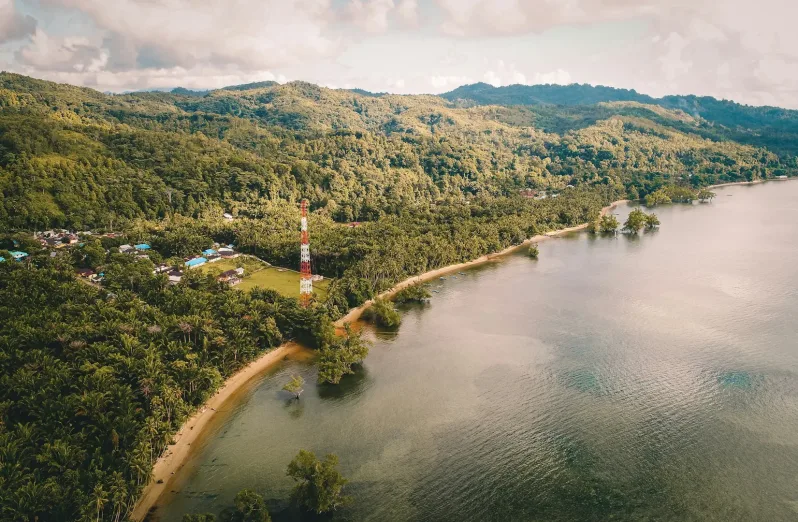 indahnya kepulauan maluku