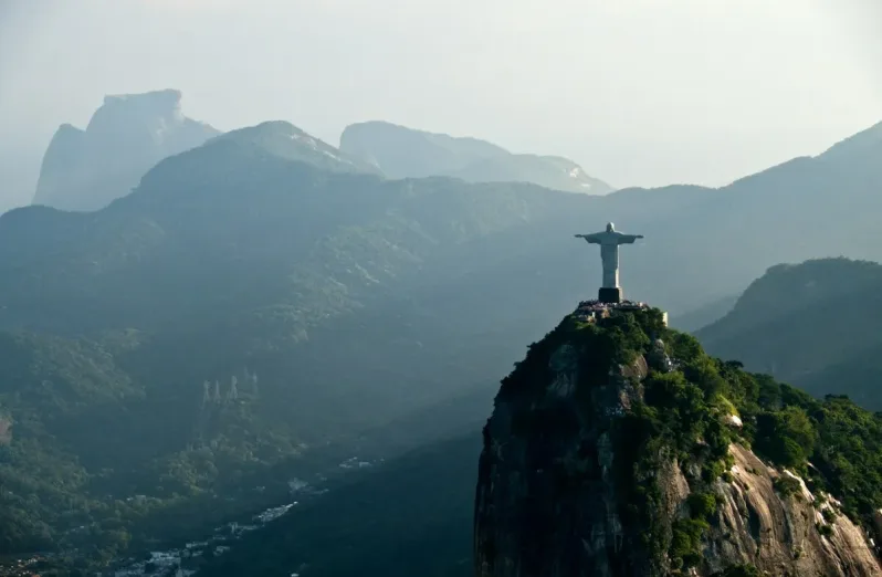 christ the redeemer, patung yesus tertinggi di dunia