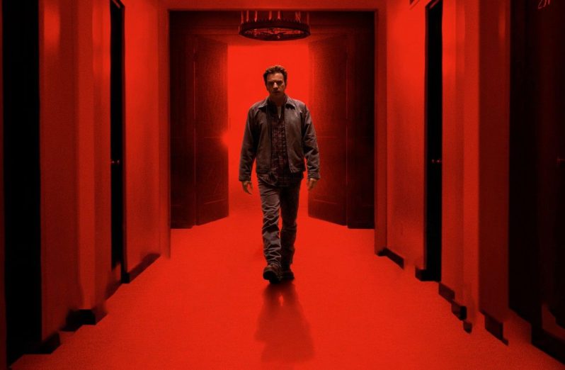 Ewan McGregor sebagai Danny Torrance (wallpaperaccess.com)