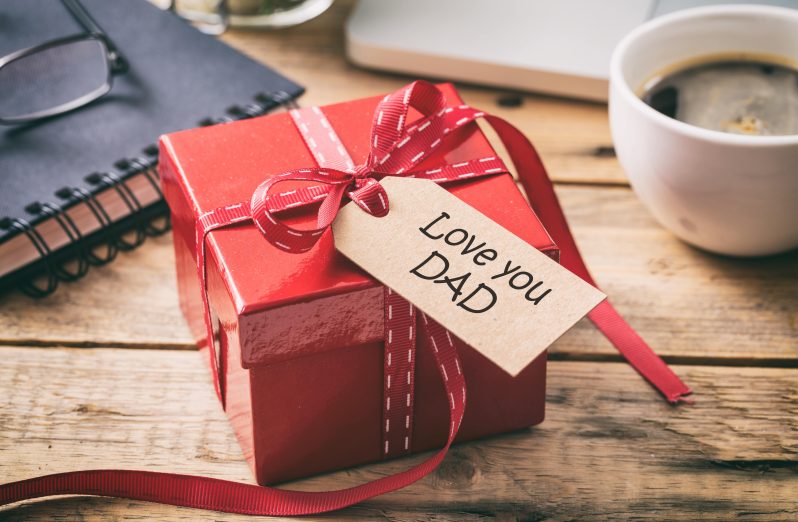 fathers-day-red-gift-box-with-love-you-dad-tag-PZVPJDQ-min