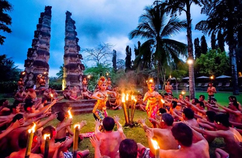 indonesian cultural activities tari kecak