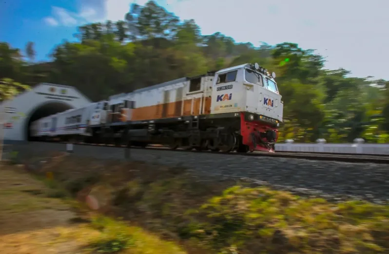 kereta api semarang