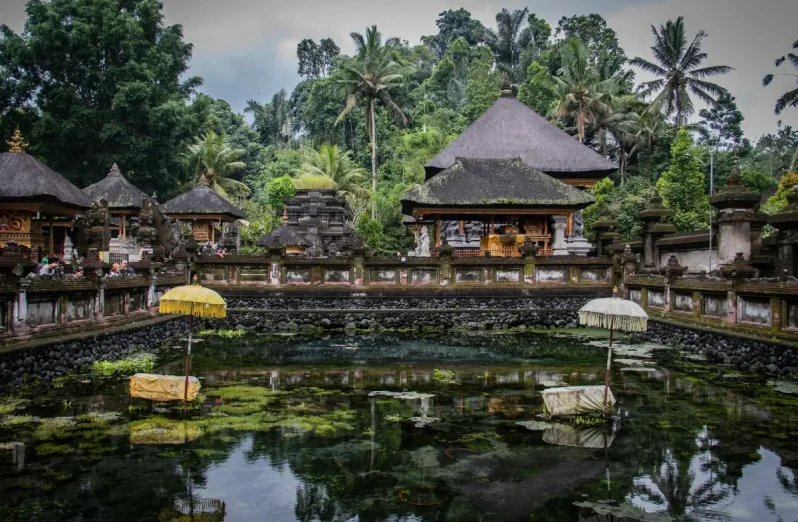 kolam pura tirta empul
