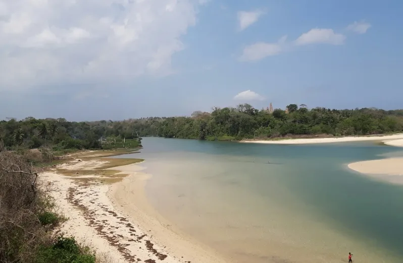 pantai mbawana sumba