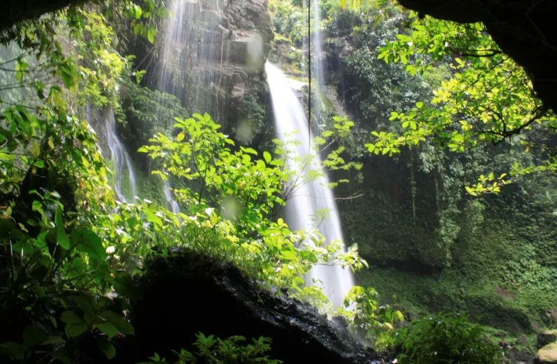 curug cikahuripan