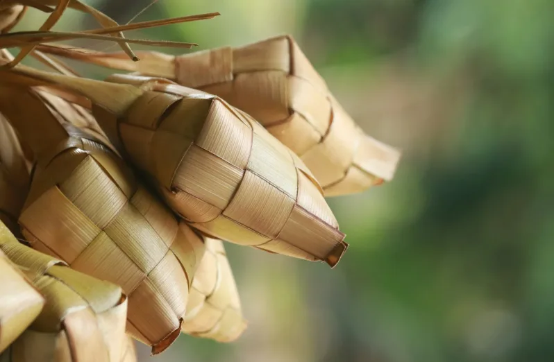 Ketupat, makanan khas lebaran dari beras