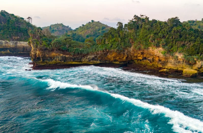 Pergi ke Pantai Kedung Celeng, Donomulyo, Malang