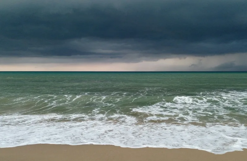 pantai anyer pesona mutiara banten