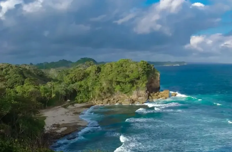 pantai bantol