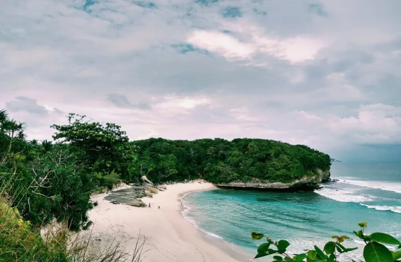pantai tarimbang sumba