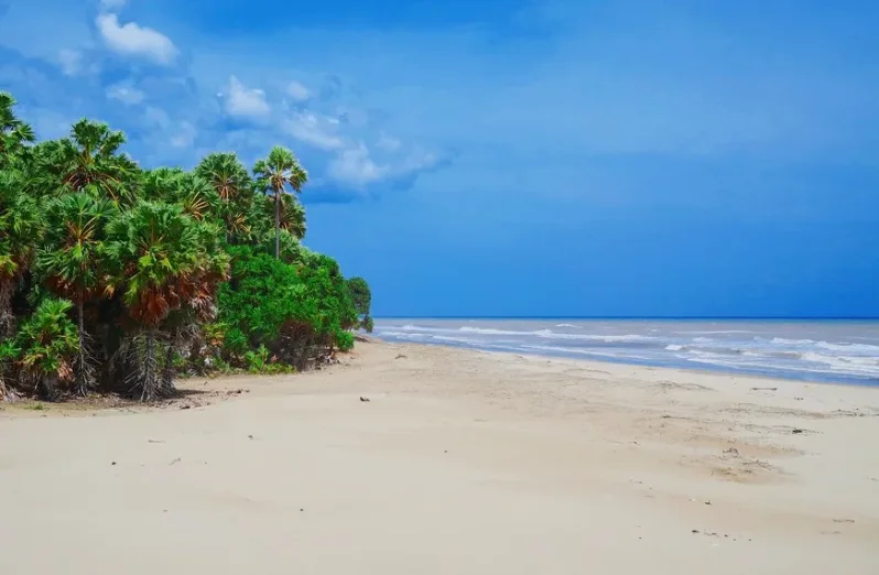 pantai oetune gurunnya indonesia yang indah di pulau sumba