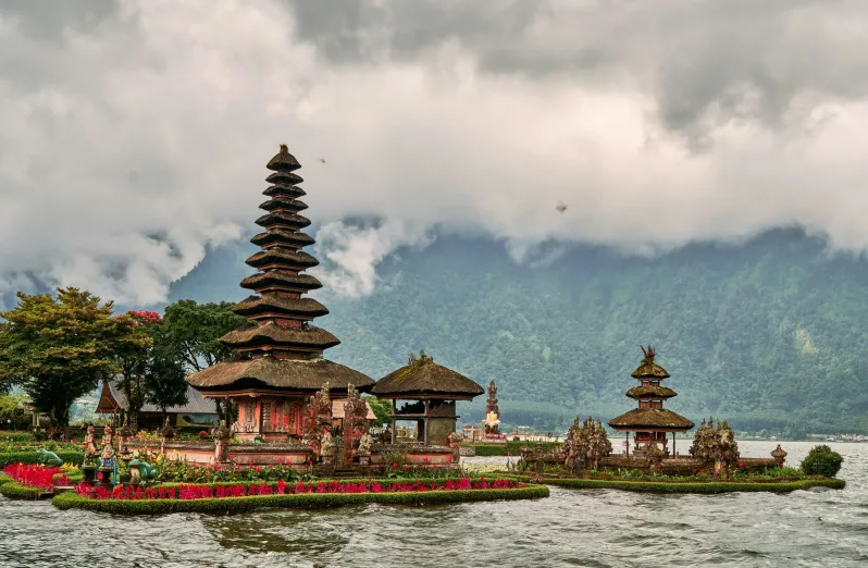 pesona pura segara ulun danu batur