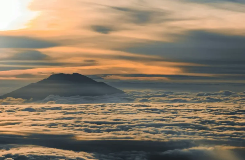 Menikmati Lautan Awan Wisata Kebumen di Bukit Banda