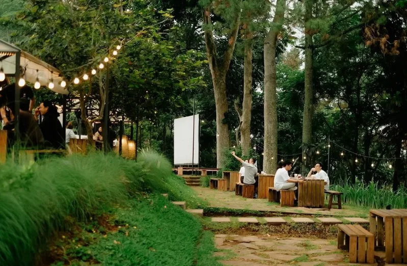 spot foto dan wisata malam di bandung