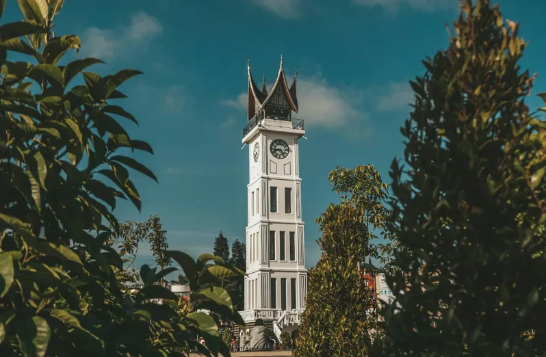 Di Bukittinggi Terkenal TARUKO Cafe Resto