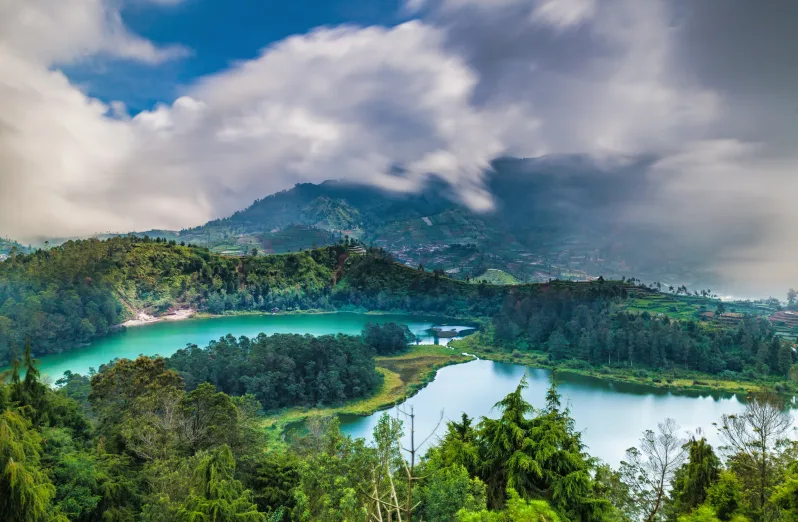 telaga warna dieng
