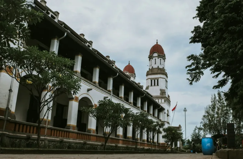 tempat wisata dekat bobobox kota lama