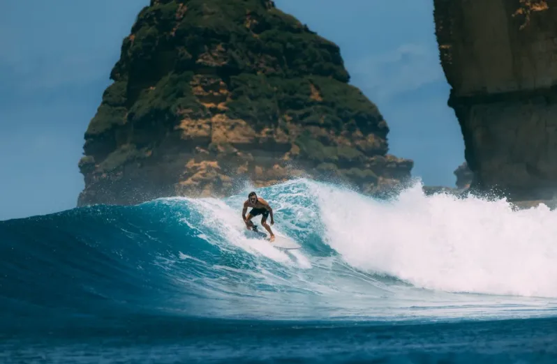 what to do in lombok, surfing