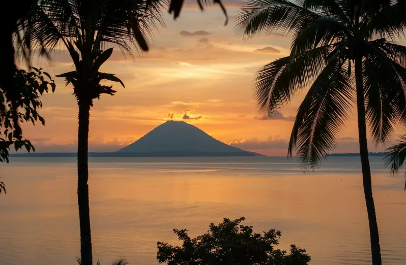 why snorkeling in bunaken