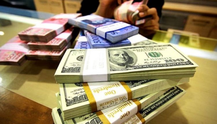 menukar uang asing di indonesia