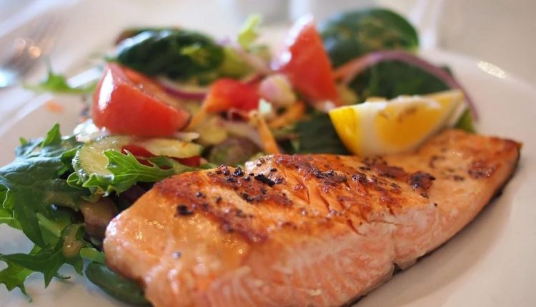 Salmon Menurunkan Risiko Penyakit Jantung