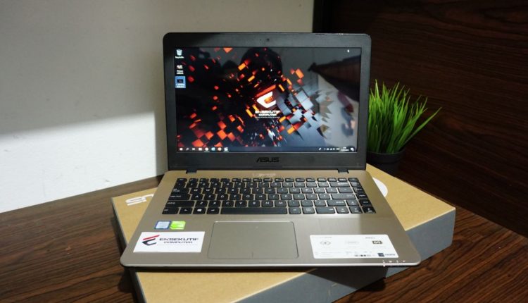 rekomendasi laptop murah ASUS VivoBook A442UR