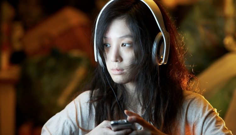 Castaway on the Moon rekomendasi film romcom Korea