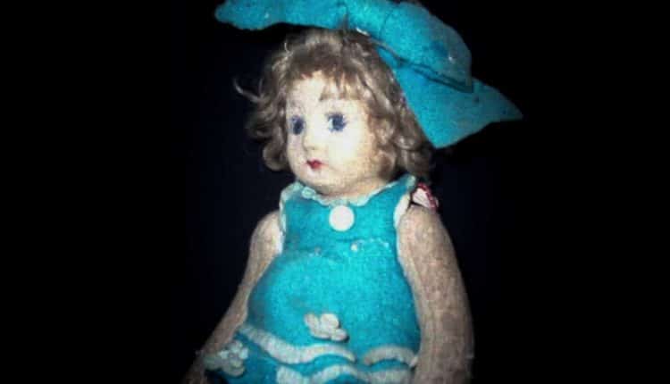 Boneka Pupa boneka berhantu paling menyeramkan