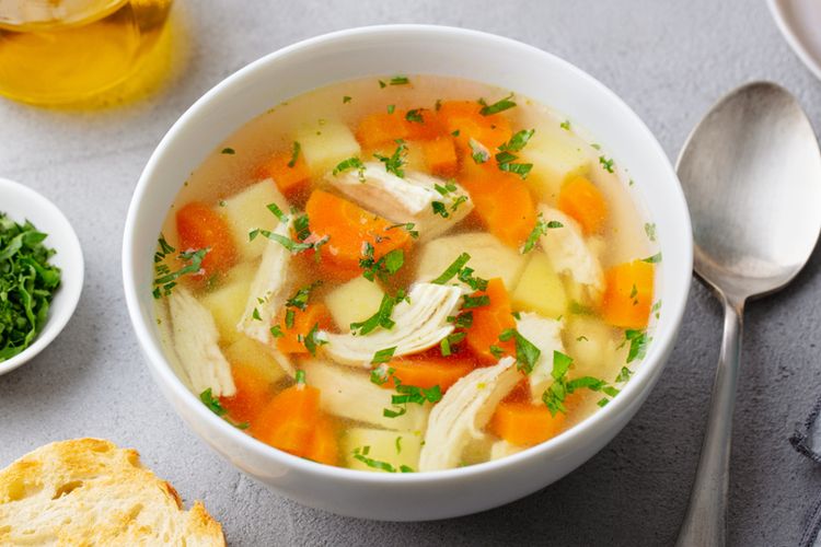 Sup ayam rekomendasi makanan anti omicron