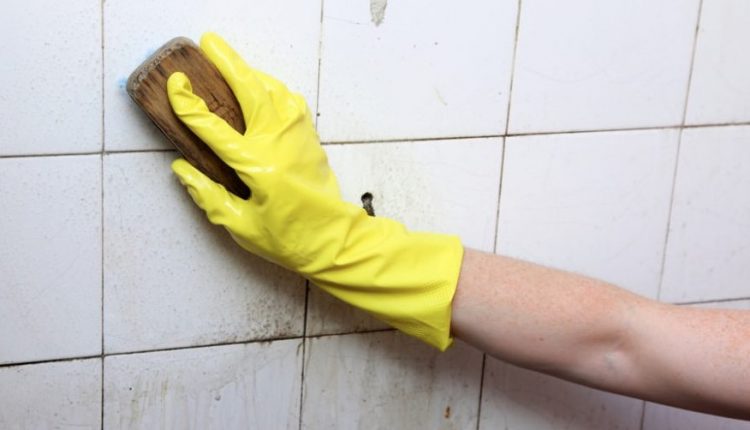 Membersihkan dinding kamar mandi tips membersihkan kamar mandi