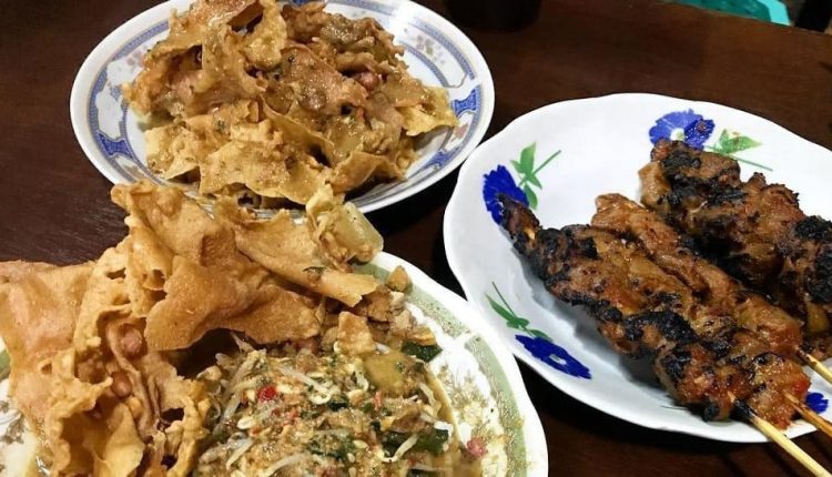 kuliner malam Malang Warung Malam Pecel & Rawon Ngaglik