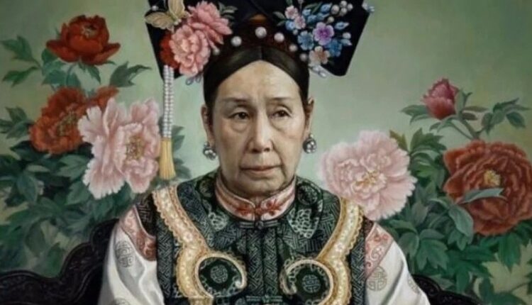 tokoh perempuan berpengaruh Empress Dowager