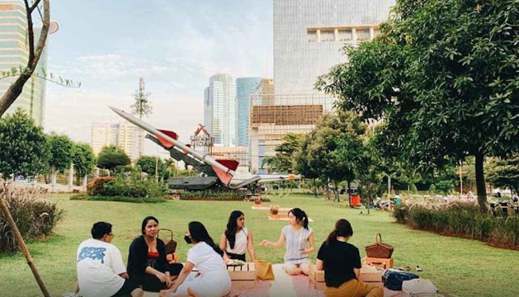 spot piknik sekitar Jakarta Taman Piknik Satria Mandala
