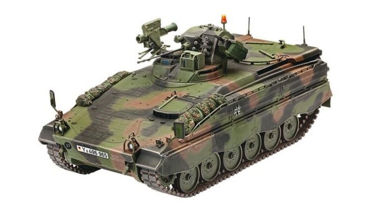 model kit kendaraan militer