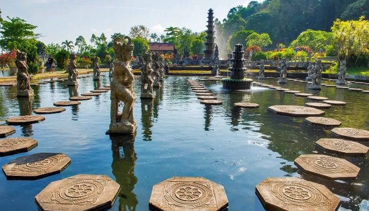 wisata sejarah di Indonesia Tirta Gangga