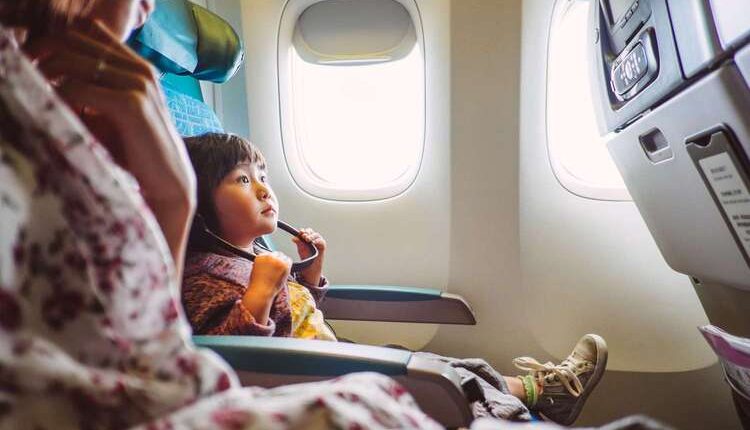 naik pesawat bersama anak kursi dibuat nyaman