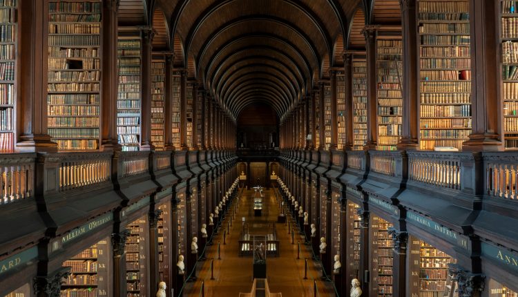 trinity college library perpustakaan terindah di dunia